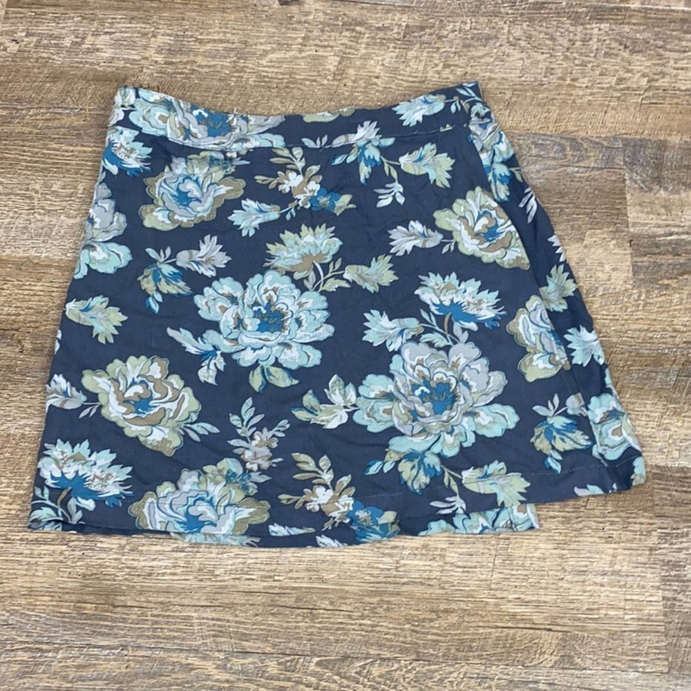 American Eagle Blue Floral Skirt 2 - Picture 2 of 11